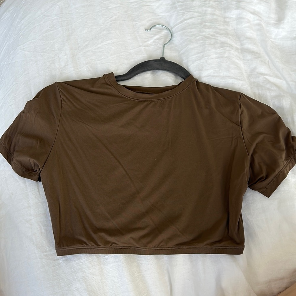 SKIMS FITS EVERYBODY SUPER CROPPED T-SHIRT | OXIDE × 1
OXIDE / M